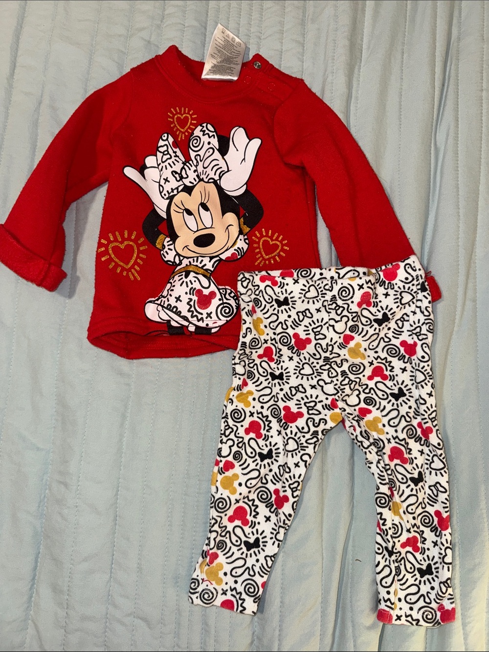 Festive Minnie Mouse Sweatshirt and Pants Set